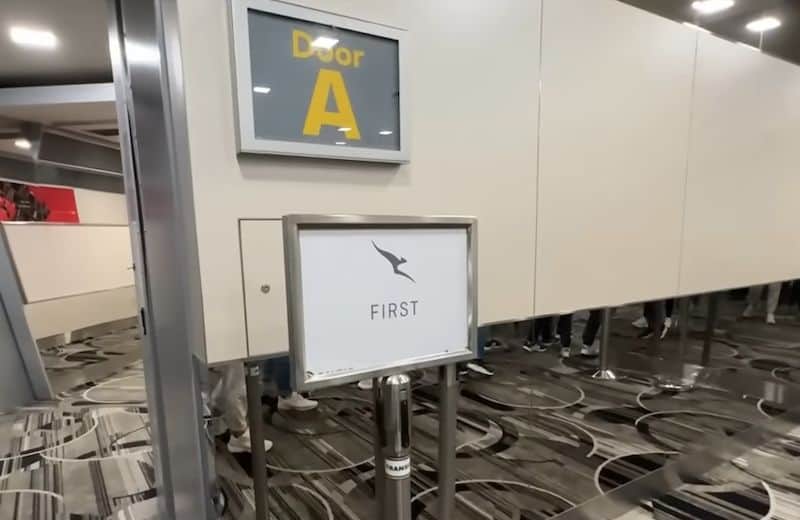 qantas first class checkin